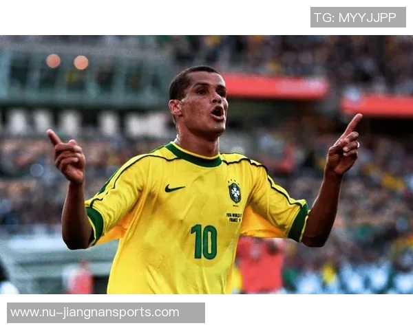 世界足球射门之王三大球星揭秘及其历史性进球瞬间 世界足球射门之王三大球星揭秘及其历史性进球瞬间