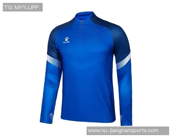 卡尔美训练服与足球球星的辉煌历程如何交织展现运动魅力 卡尔美训练服与足球球星的辉煌历程如何交织展现运动魅力